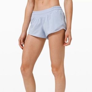 LULULEMON HOTTY HOT SHORT 2.5 INCH LIGHT PURPLE SIZE 8